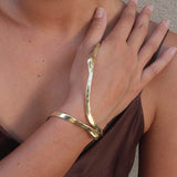 ESCORRENTE HAND BRACELET
