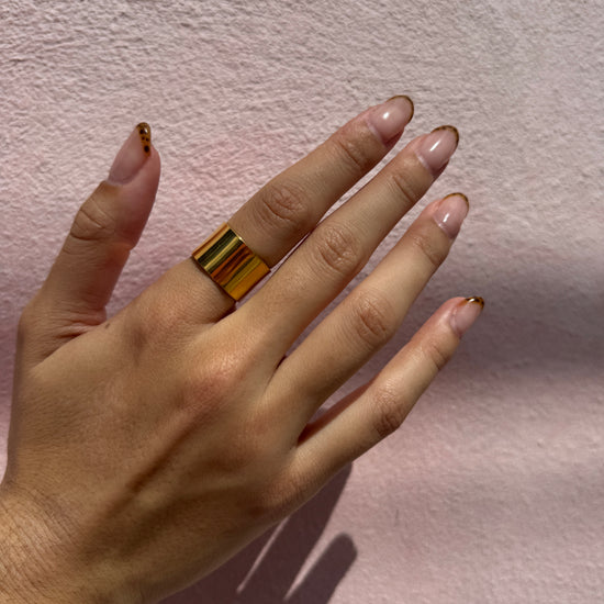 ADJUSTABLE CHUNKY GOLD BAND RING