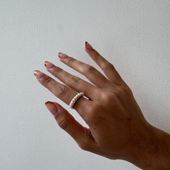ADJUSTABLE PEARLS RING