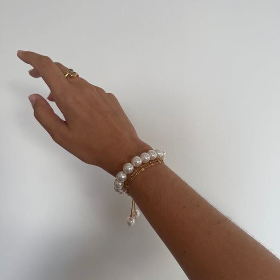 Pearl bracelet
