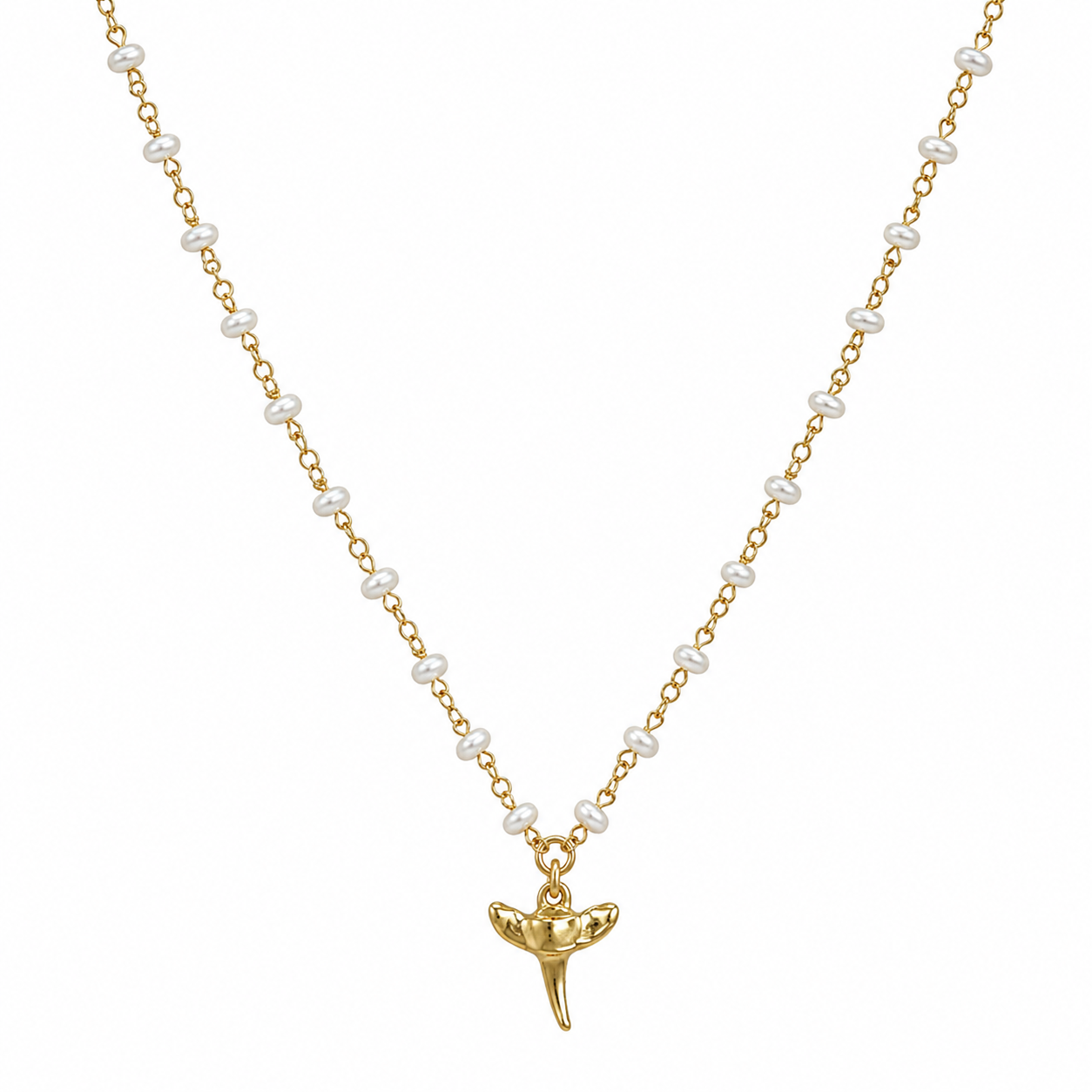 pearl beads necklace with gold shark tooth pendant
