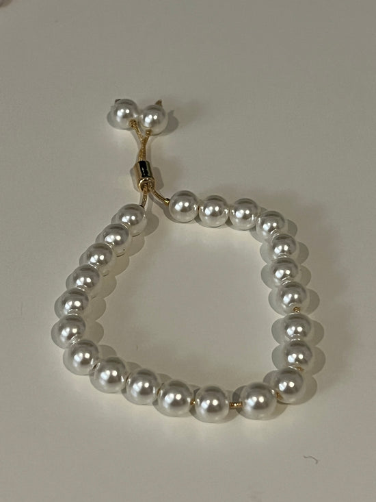 Pearl bracelet